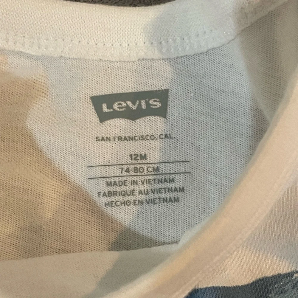 Levi's White Kids One Piece - Little Jean-ius - Picture 4 of 5